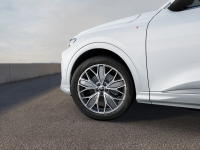 AUDI Q5 Sportback 2.0 TFSI Quattro (pohľad do interiéru)