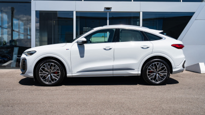 AUDI Q5 Sportback 2.0 TFSI Quattro (pohľad spredu)