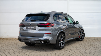 BMW X5 30d xDrive (pohľad zboku)