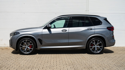 BMW X5 30d xDrive (pohľad zozadu)