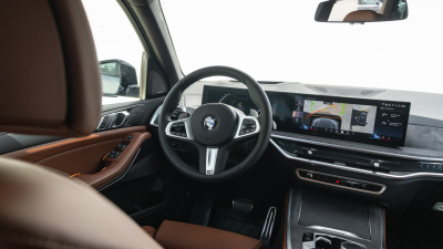 BMW X5 30d xDrive (pohľad do interiéru)