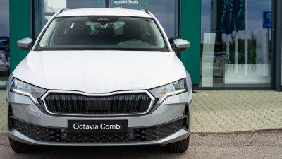 Škoda Octavia Combi 2.0 TDI Extra (pohľad zboku)