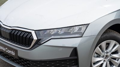 Škoda Octavia Combi 2.0 TDI Extra (pohľad spredu)