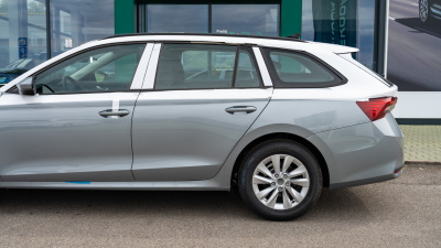 Škoda Octavia Combi 2.0 TDI Extra (pohľad do interiéru)