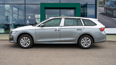 Škoda Octavia Combi 2.0 TDI Extra (pohľad do interiéru)