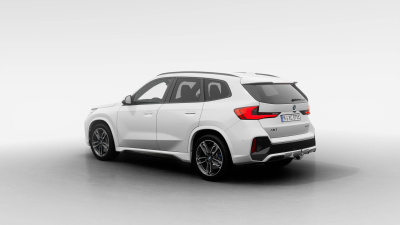 BMW iX1 20 eDrive (pohľad zboku)