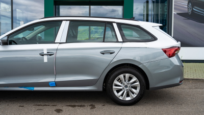 Škoda Octavia Combi 2.0 TDI Extra (pohľad do interiéru)