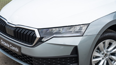 Škoda Octavia Combi 2.0 TDI Extra (pohľad spredu)