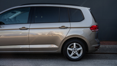 Volkswagen Touran 1.4 TSI Comfortline (pohľad do interiéru)