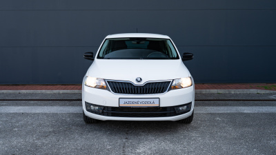 Škoda Rapid  1.2 TSI  (pohľad zboku)
