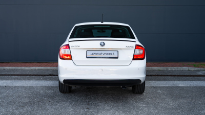 Škoda Rapid  1.2 TSI  (pohľad spredu)