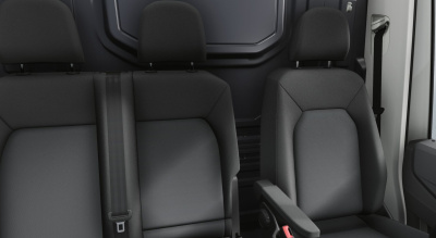 VW Crafter Basis L3H2 30 2.0 TDI (pohľad do interiéru)