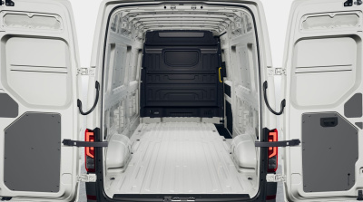 VW Crafter L4H3 35 2.0 TDI (pohľad do interiéru)