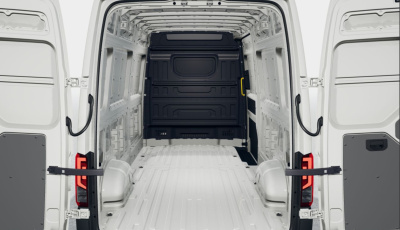 VW Crafter L4H3 35 2.0 TDI (pohľad do interiéru)