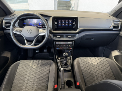 VW T-Cross 1.0 TSI R-Line Limited (pohľad do interiéru)