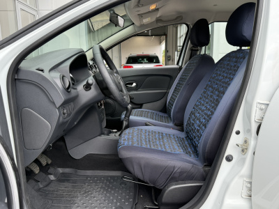 Dacia Sandero 1.0 Sce (pohľad do interiéru)