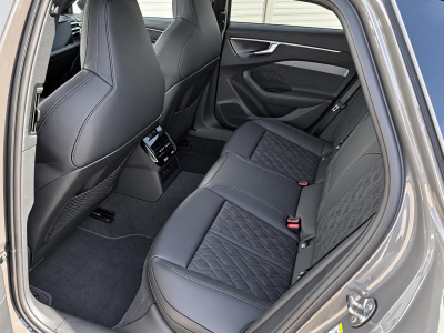 AUDI A6 Allroad 3.0 TDI Quattro  (pohľad spredu)