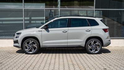 Škoda Karoq 1.5 TSI Sportline (pohľad zboku)