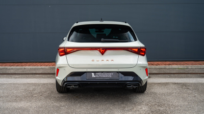 CUPRA Leon SP 2.0 TSI 4x4 (pohľad zozadu)