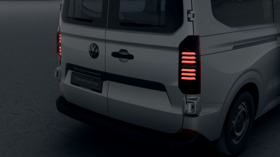 VW Transporter Kombi LR 2.0 TDI (pohľad do interiéru)