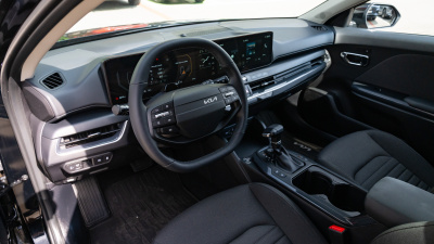 Kia K4 1.6 T-GDi 7DCT Gold (pohľad do interiéru)