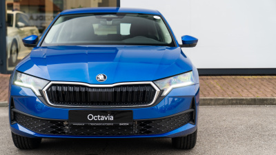 Škoda Octavia 1.5 TSI Extra (pohľad spredu)