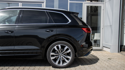 VW TOUAREG 3.0 V6 TDI R-Line (pohľad do interiéru)