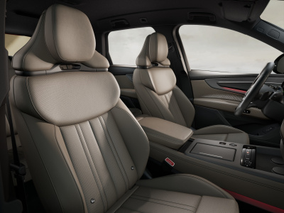 AUDI Q7 3.0 TDI Quattro  (pohľad do interiéru)