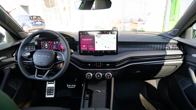 Škoda Superb  2.0 TSI Sportline 4x4 (pohľad zozadu)