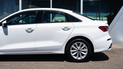 AUDI A3 Limousine 1.5 TFSI (pohľad do interiéru)