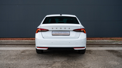 Škoda Octavia 1.5 TSI Drive 130 (pohľad spredu)