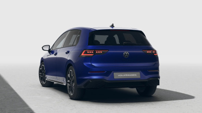 VW Golf 1.5 eTSI R-Line Limited (pohľad zozadu)