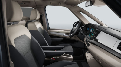 VW Multivan Bulli Long 2.0 TDI (pohľad do interiéru)