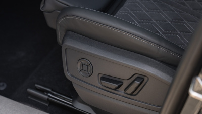 AUDI Q5 2.0 TDI Quattro (pohľad zozadu)