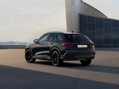 AUDI Q5 2.0 TFSI Quattro (pohľad spredu)
