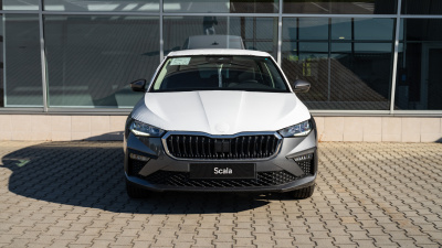 Škoda Scala 1.5 TSI Extra (pohľad spredu)