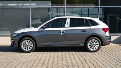 Škoda Scala 1.5 TSI Extra (pohľad zboku)