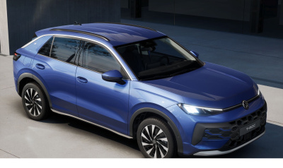VW T-Roc 1.5 eTSI Limited (pohľad do interiéru)