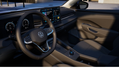 VW T-Roc 1.5 eTSI Limited (pohľad do interiéru)