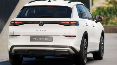 VW T-Roc 1.5 eTSI Trend (pohľad zozadu)