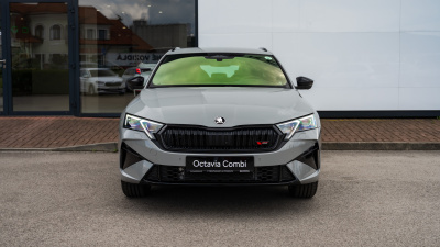 Škoda Octavia Combi 2.0 TSI RS (pohľad zozadu)