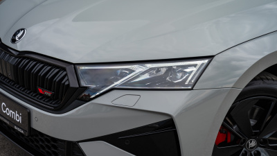 Škoda Octavia Combi 2.0 TSI RS (pohľad do interiéru)