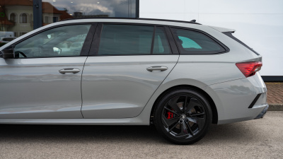 Škoda Octavia Combi 2.0 TSI RS (pohľad do interiéru)