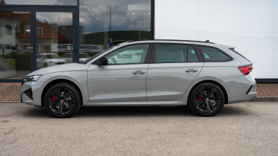 Škoda Octavia Combi 2.0 TSI RS (pohľad do interiéru)