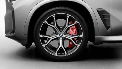 BMW X5 30d xDrive (pohľad spredu)