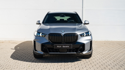 BMW X5 30d xDrive (pohľad do interiéru)