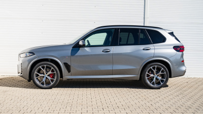 BMW X5 30d xDrive (pohľad zozadu)