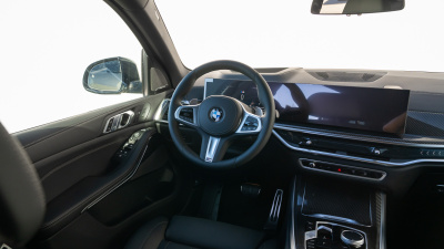 BMW X5 30d xDrive (pohľad do interiéru)