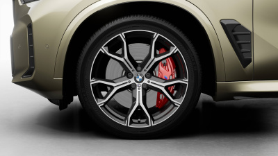 BMW X5 30d xDrive (pohľad spredu)