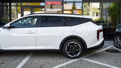 Kia K4 SW 1.6 T-GDi 7DCT Gold (pohľad do interiéru)